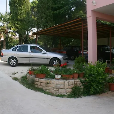 Apartment With A Parking Space - 7098 Rovinj