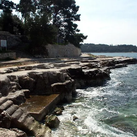 Apartment With A Parking Space - 7098 Rovinj
