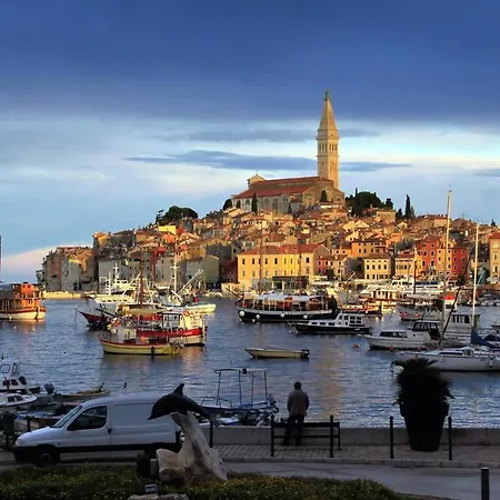 With A Parking Space - 7098 Rovinj